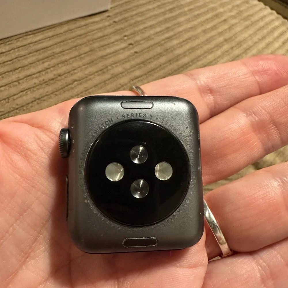 Apple Watch Series 3 - Space Gray with Black Band - Picture 6 of 15